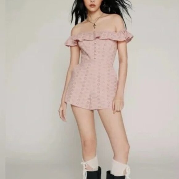 NWOT Kimchi Blue Jeena Off-Shoulder Romper - Picture 1 of 8